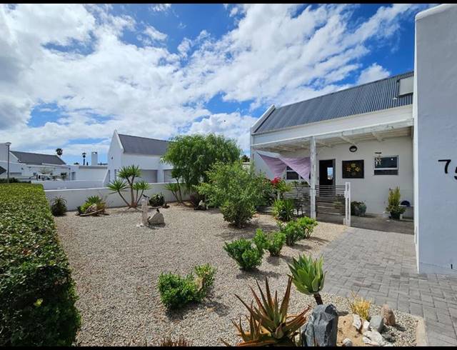 3 BEDROOM HOUSE FOR SALE IN LAMPIESBAAI